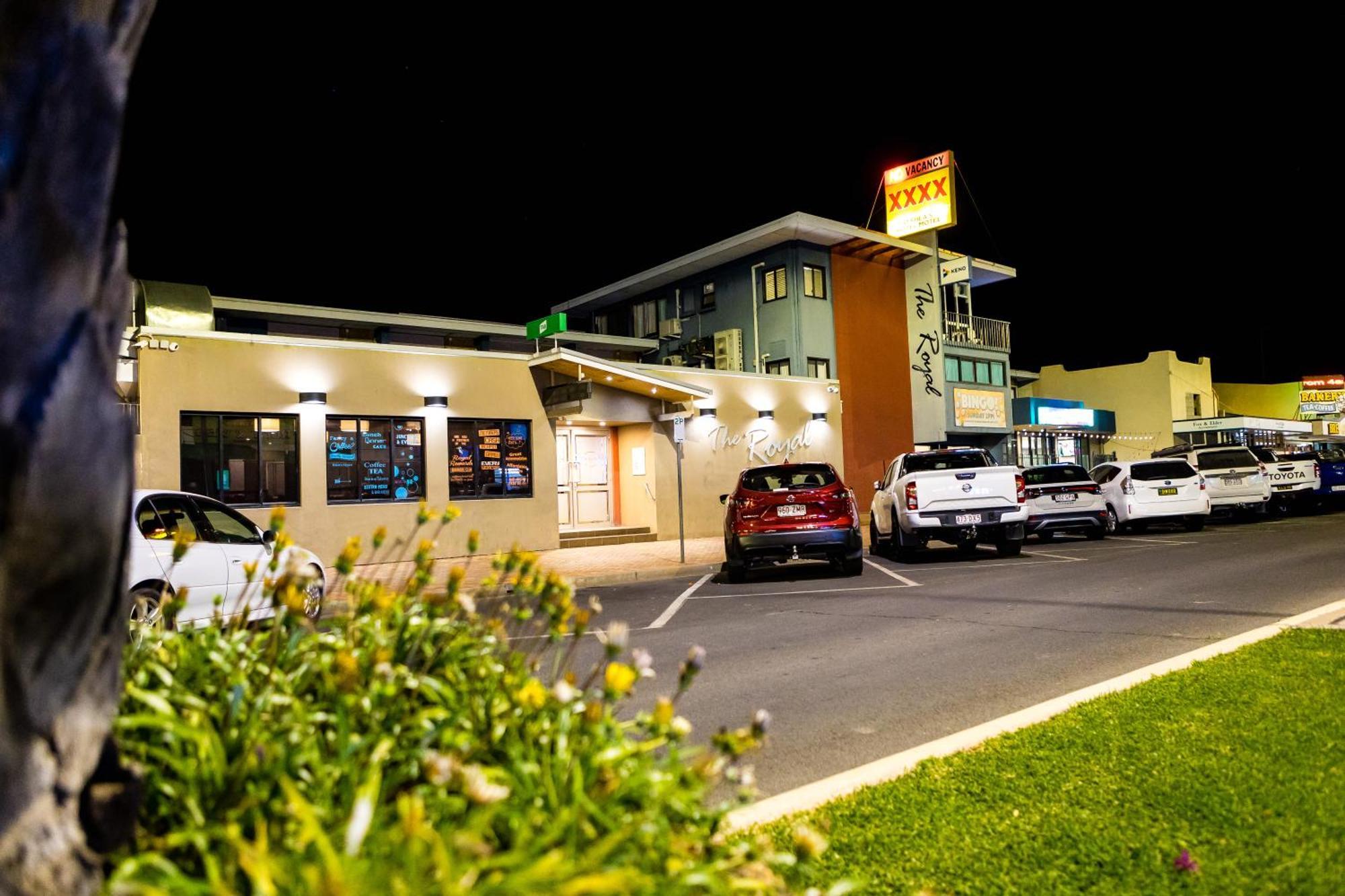 גונדיווינדי O'Shea'S Royal Hotel מראה חיצוני תמונה